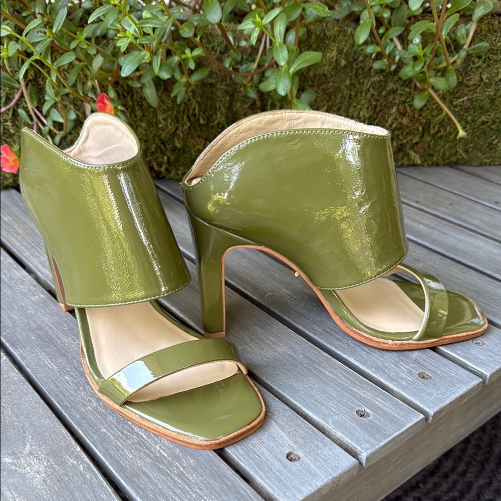 42Gold Linx Sandal in Olive Patent Leather